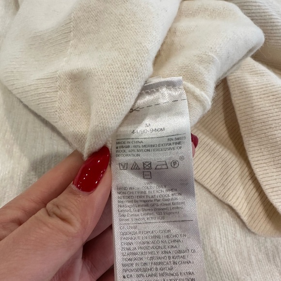 Banana republic merino crew neck sweater - Picture 10 of 10